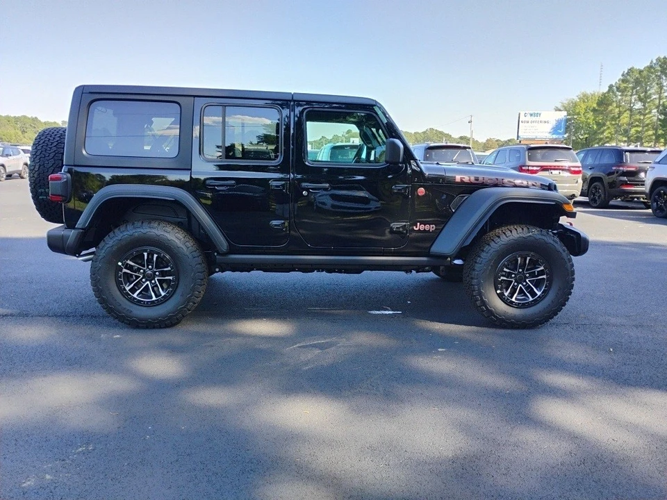 2025 Jeep JL Wrangler - Image 4 of 12