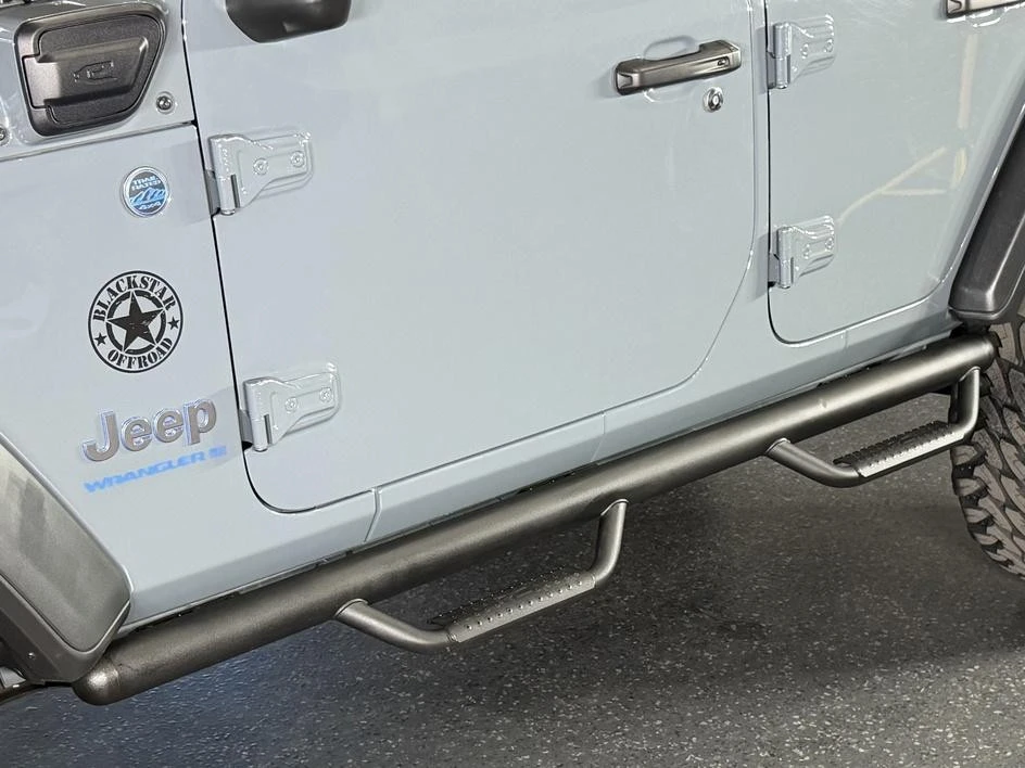 2025 Jeep JL Wrangler - Image 15 of 31