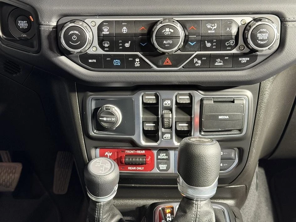 2025 Jeep JL Wrangler - Image 30 of 31