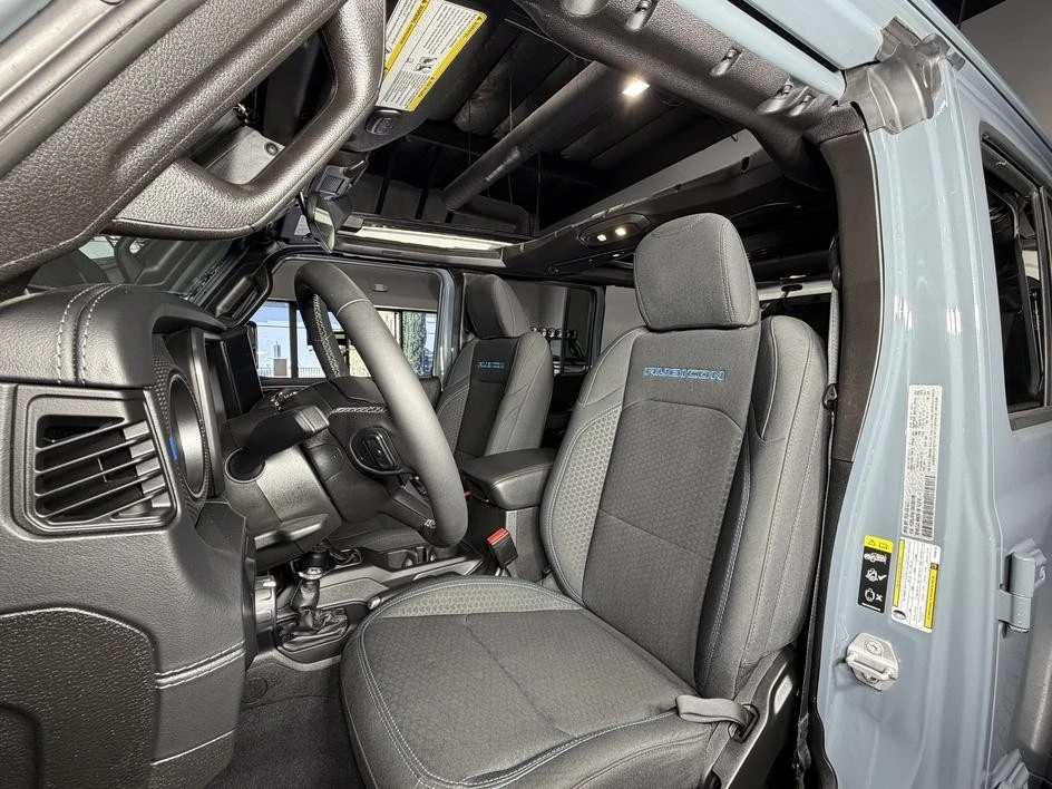 2025 Jeep JL Wrangler - Image 24 of 31