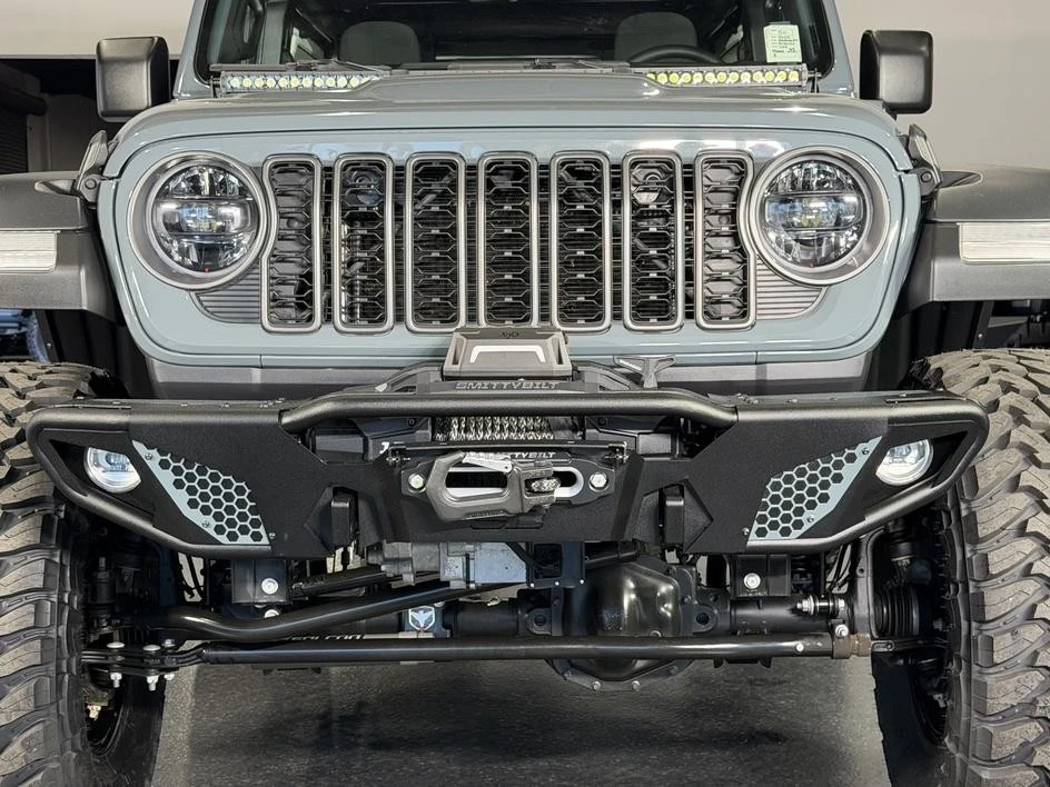 2025 Jeep JL Wrangler - Image 10 of 31