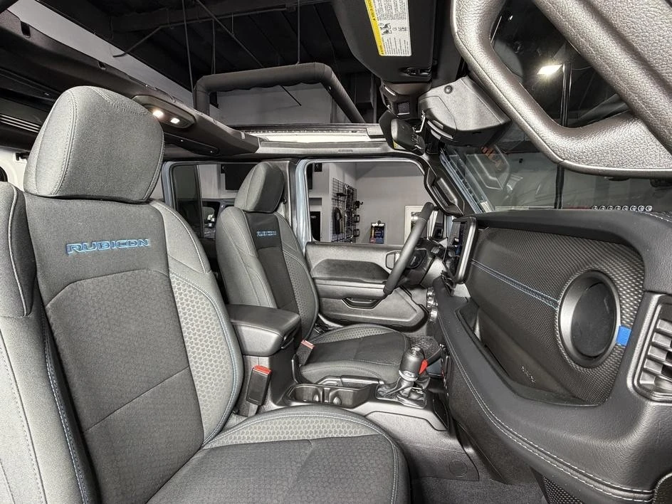 2025 Jeep JL Wrangler - Image 26 of 31
