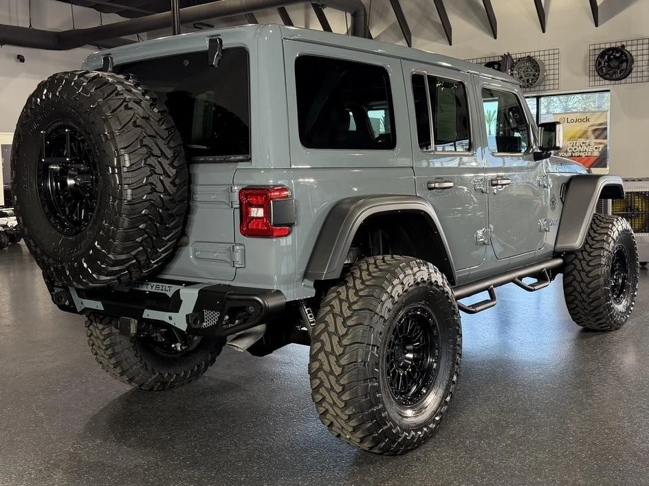 2025 Jeep JL Wrangler - Image 22 of 31