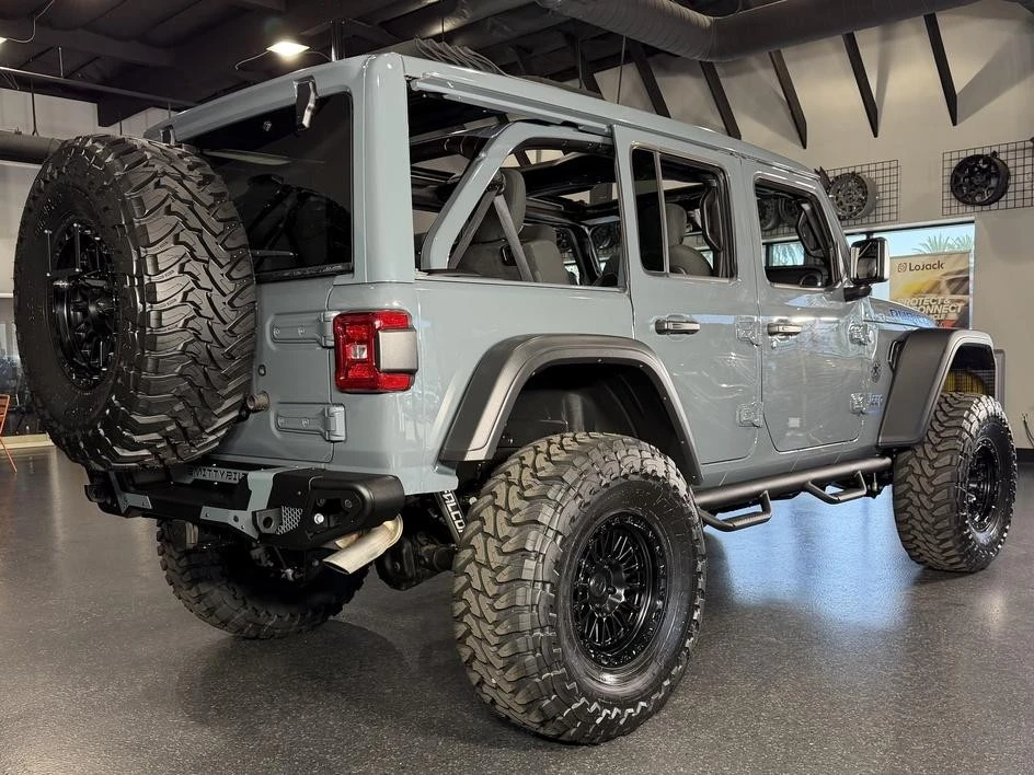 2025 Jeep JL Wrangler - Image 6 of 31