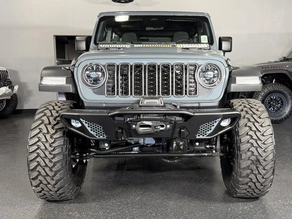 2025 Jeep JL Wrangler - Image 9 of 31
