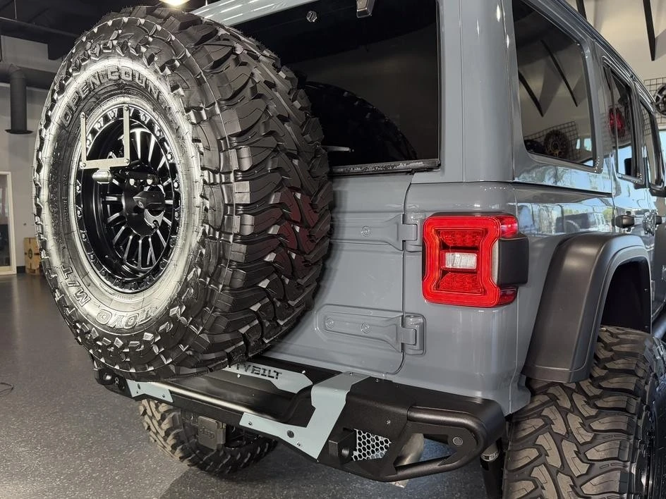 2025 Jeep JL Wrangler - Image 21 of 31