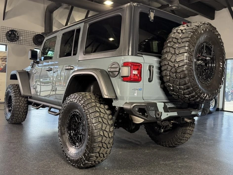 2025 Jeep JL Wrangler - Image 10 of 31