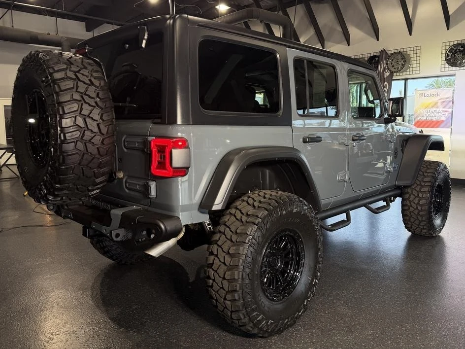 2025 Jeep JL Wrangler - Image 30 of 31