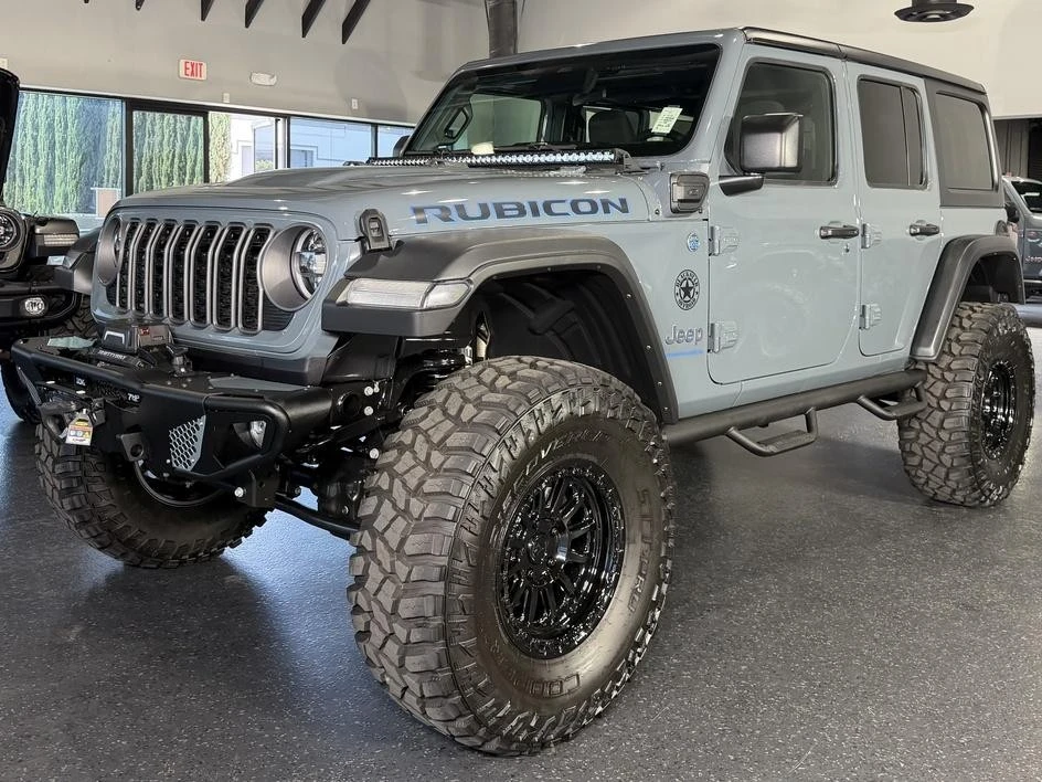 2025 Jeep JL Wrangler - Image 7 of 31
