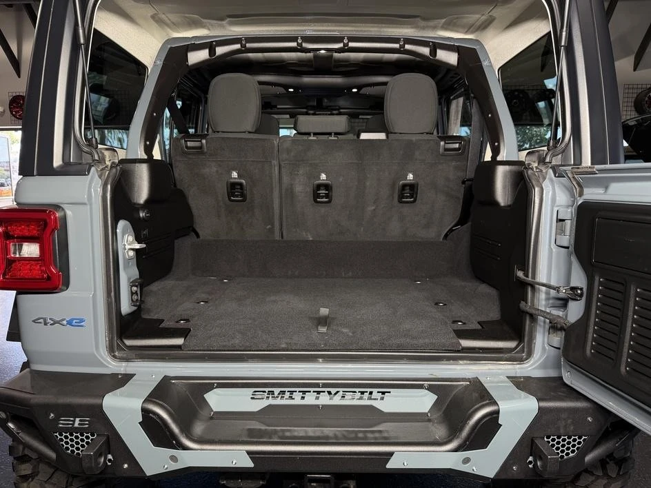 2025 Jeep JL Wrangler - Image 15 of 31