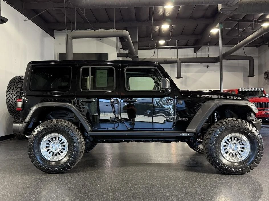 2025 Jeep JL Wrangler - Image 2 of 31