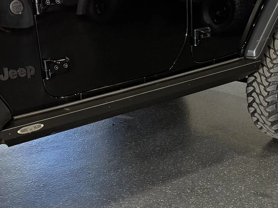 2025 Jeep JL Wrangler - Image 9 of 31