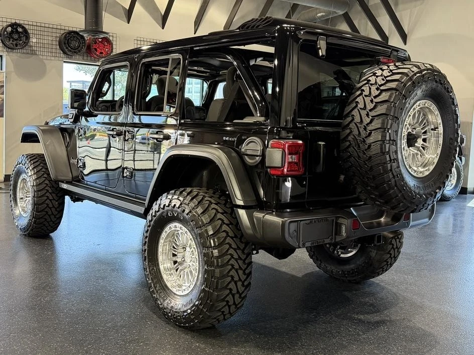 2025 Jeep JL Wrangler - Image 20 of 31