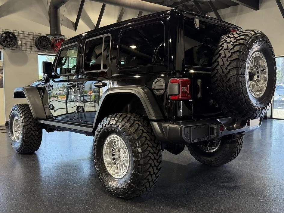 2025 Jeep JL Wrangler - Image 13 of 31