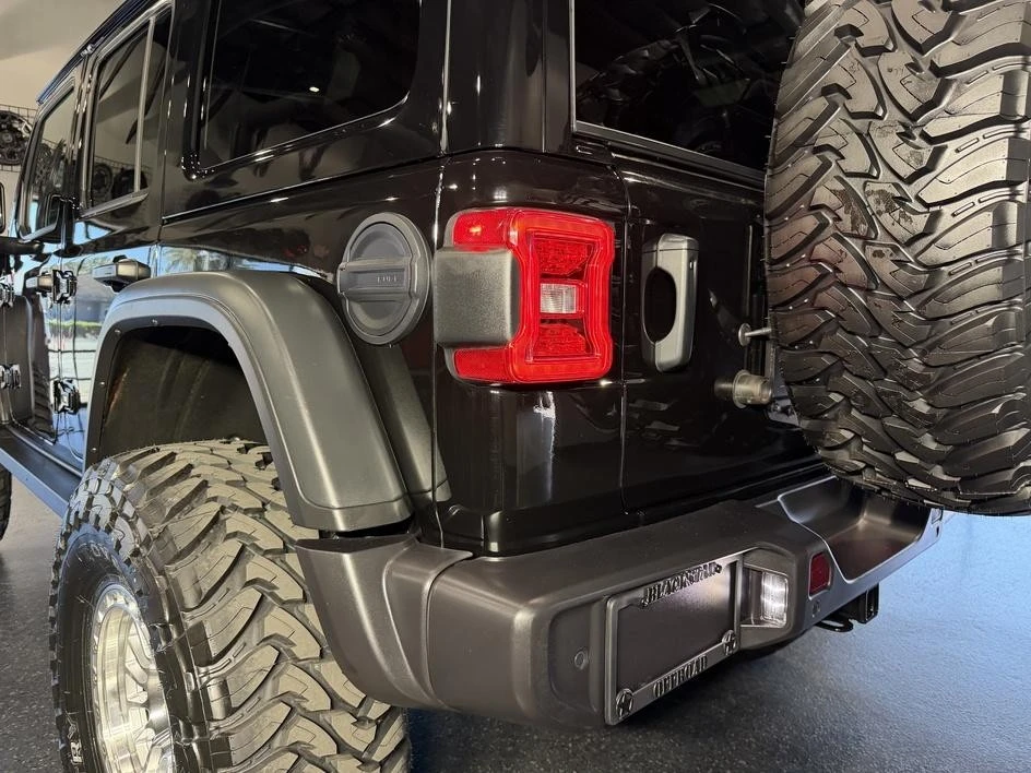 2025 Jeep JL Wrangler - Image 14 of 31