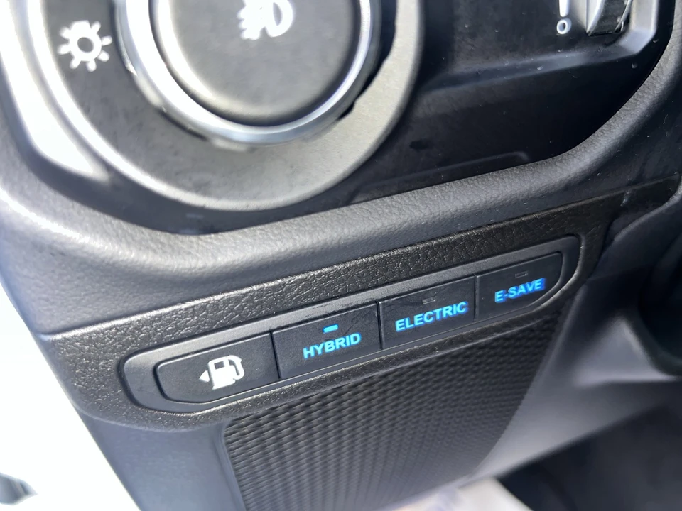 2025 Jeep JL Wrangler - Image 16 of 21