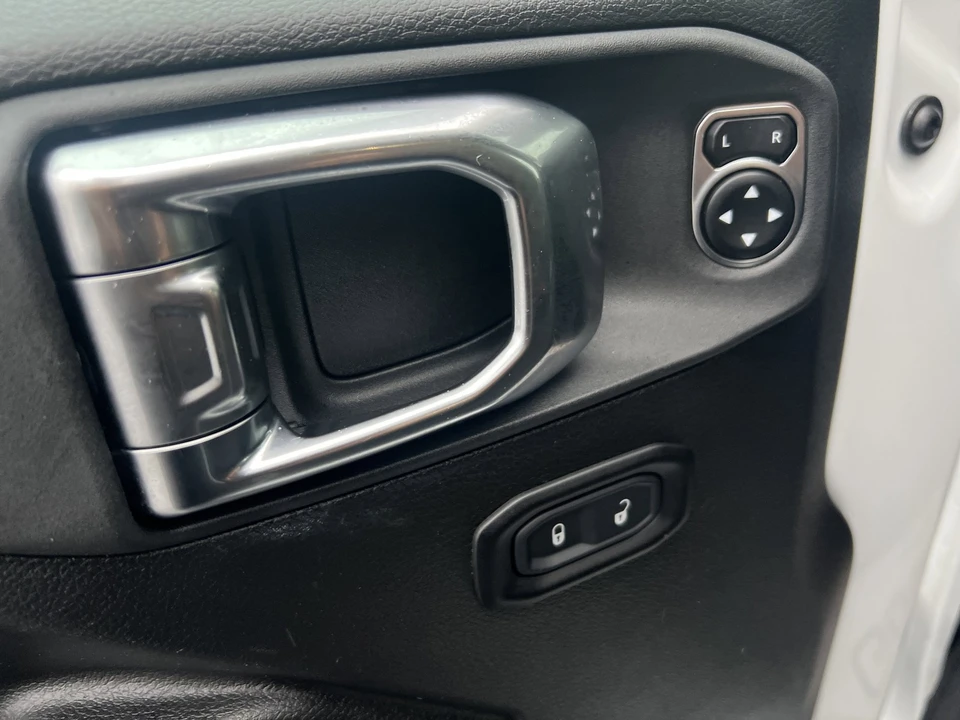 2025 Jeep JL Wrangler - Image 14 of 21