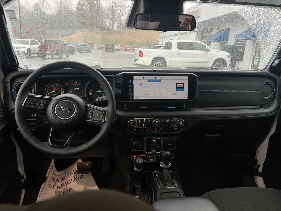2025 Jeep JL Wrangler - Image 13 of 21