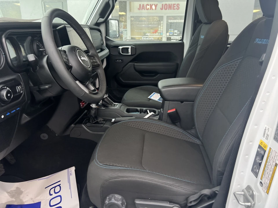 2025 Jeep JL Wrangler - Image 15 of 21