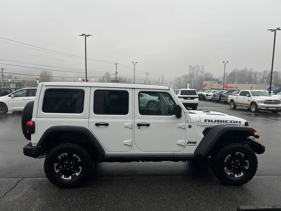 2025 Jeep JL Wrangler - Image 4 of 12