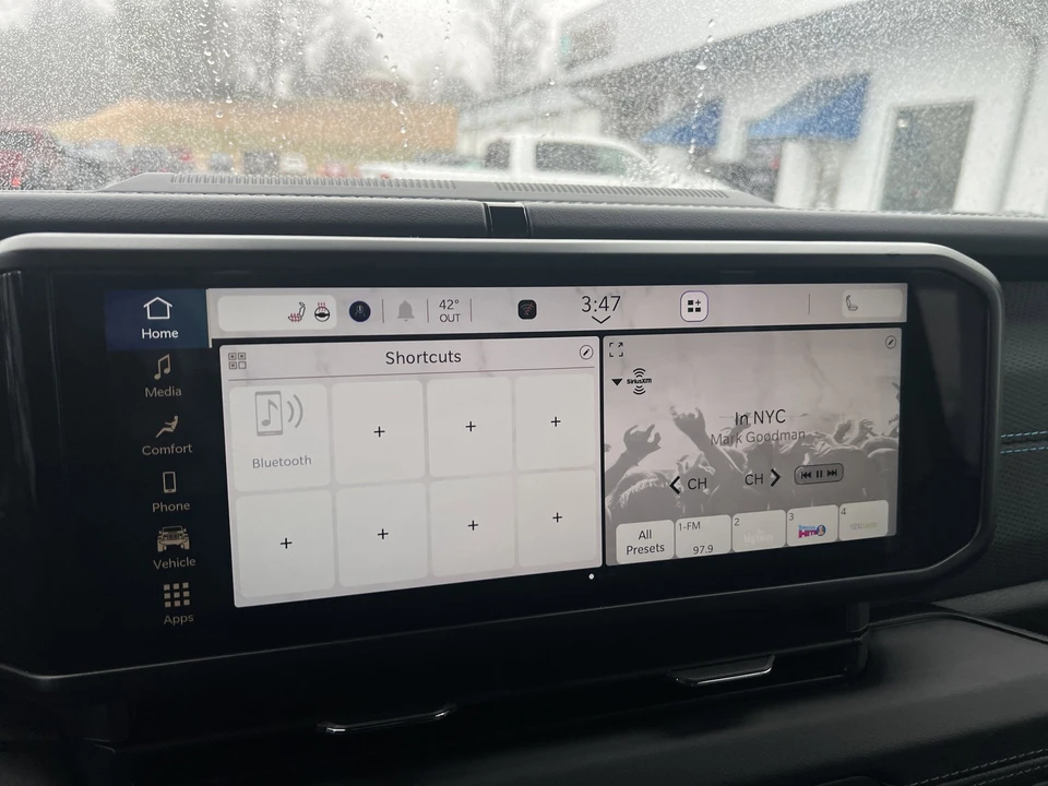 2025 Jeep JL Wrangler - Image 17 of 21