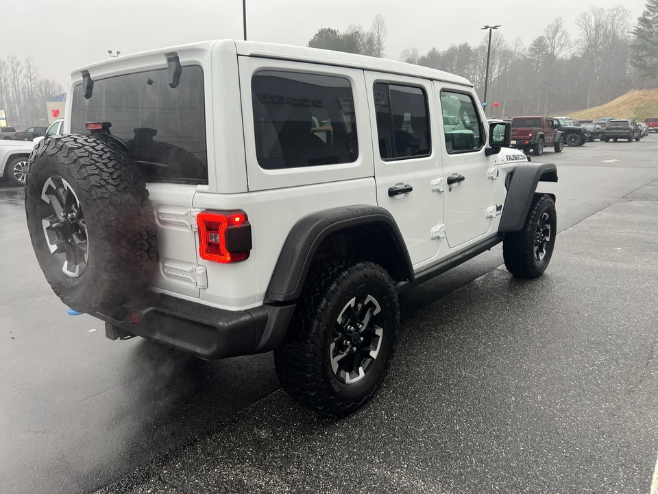 2025 Jeep JL Wrangler - Image 3 of 21
