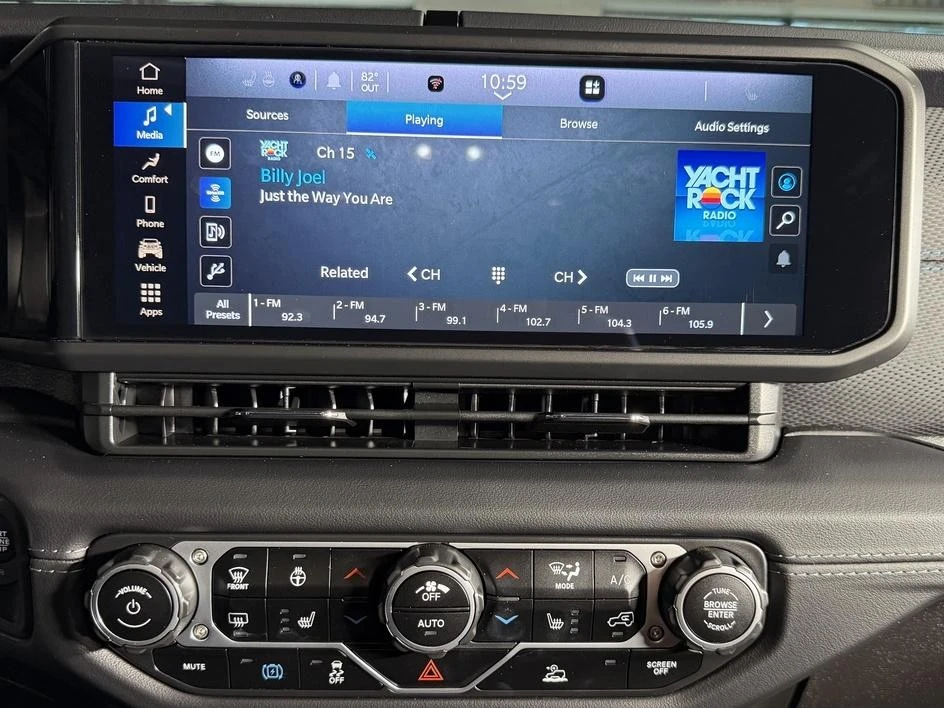 2025 Jeep JL Wrangler - Image 21 of 30