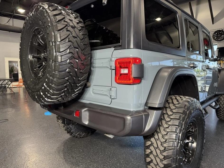 2025 Jeep JL Wrangler - Image 12 of 30