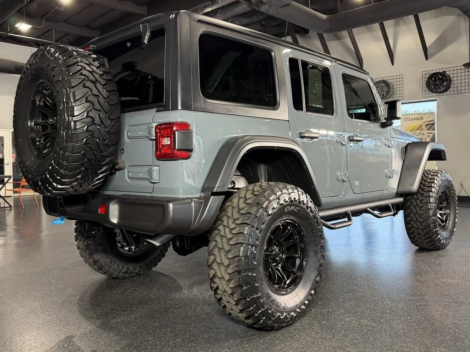 2025 Jeep JL Wrangler - Image 13 of 30