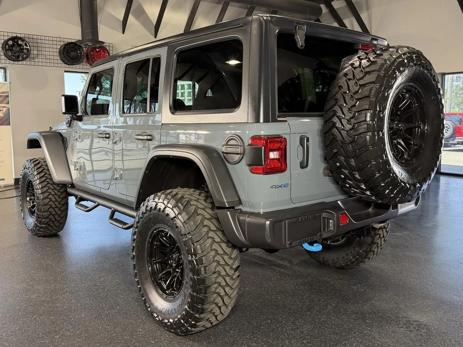 2025 Jeep JL Wrangler - Image 10 of 30