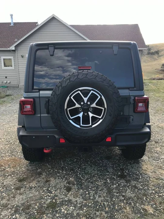 2025 Jeep JL Wrangler - Image 7 of 8