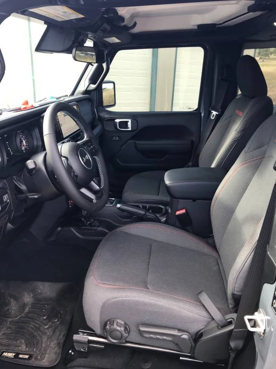 2025 Jeep JL Wrangler - Image 10 of 10