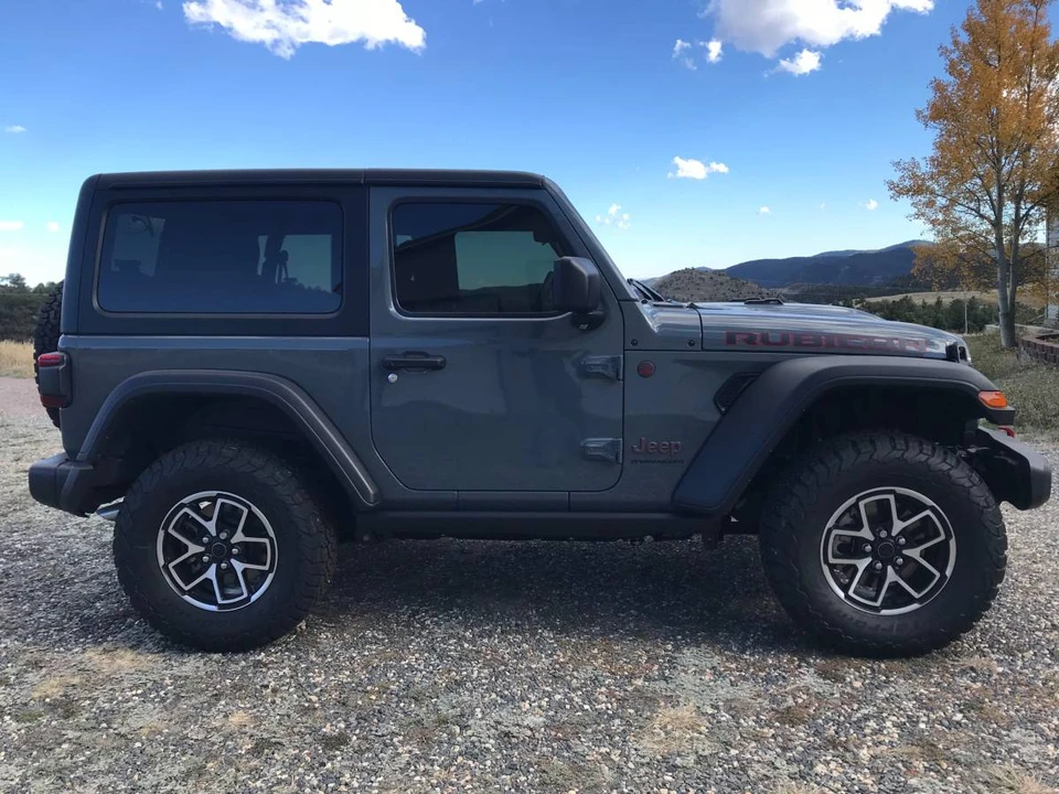 2025 Jeep JL Wrangler - Image 4 of 8