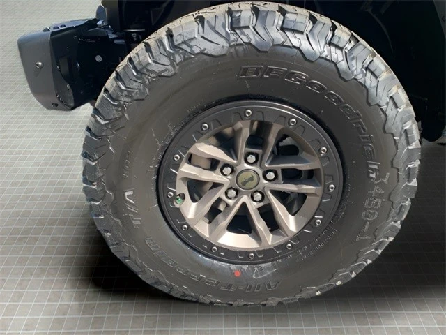 2025 Jeep JL Wrangler - Image 10 of 21