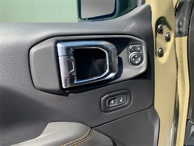 2025 Jeep JL Wrangler - Image 16 of 21
