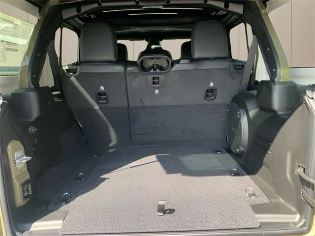 2025 Jeep JL Wrangler - Image 14 of 21