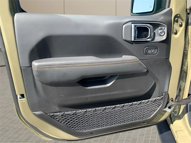 2025 Jeep JL Wrangler - Image 15 of 21