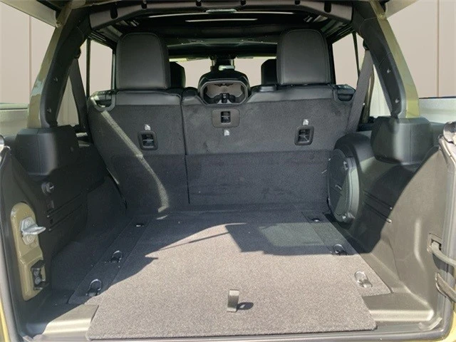 2025 Jeep JL Wrangler - Image 14 of 21