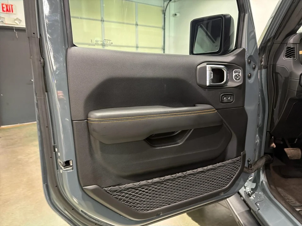 2025 Jeep - Image 16 of 31