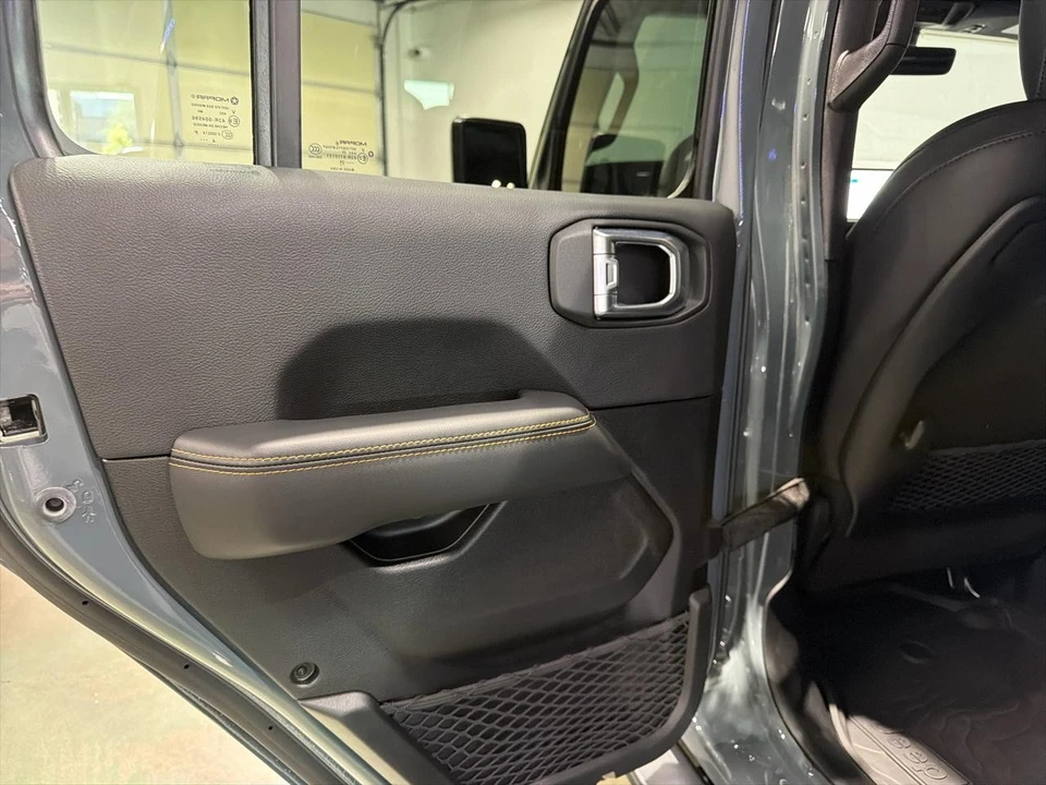 2025 Jeep - Image 23 of 31