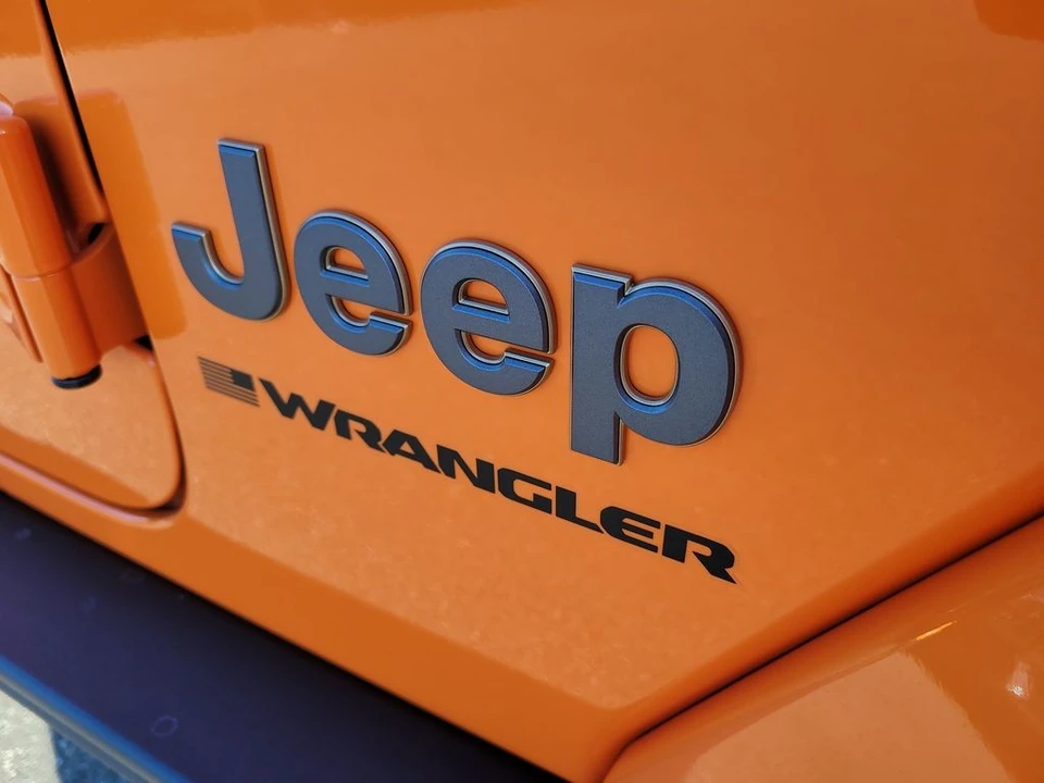 2025 Jeep JL Wrangler - Image 7 of 12