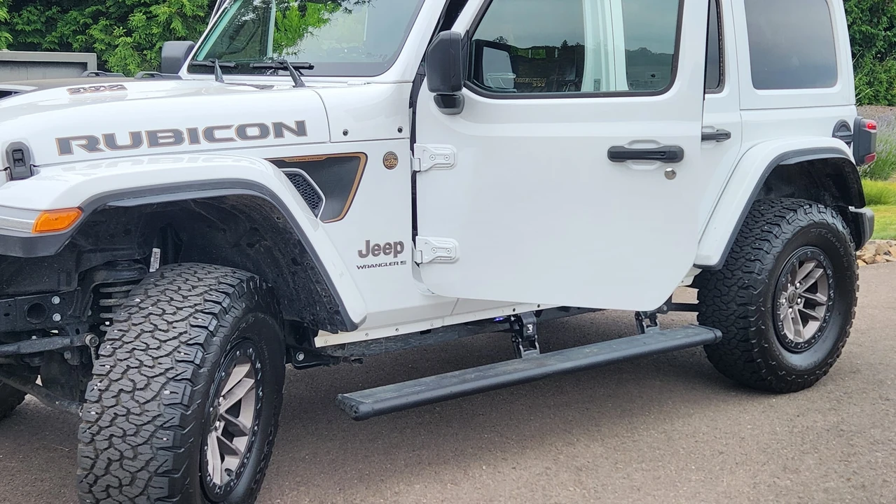 2025 Jeep JL Wrangler - Image 26 of 31