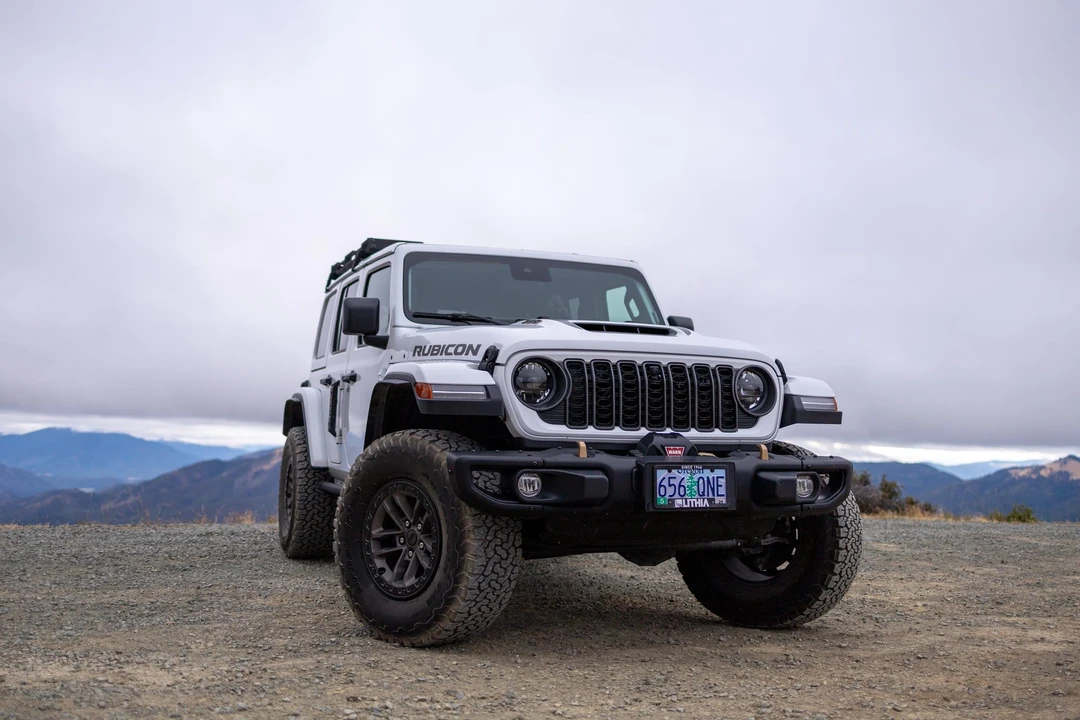 2025 Jeep JL Wrangler - Image 3 of 31