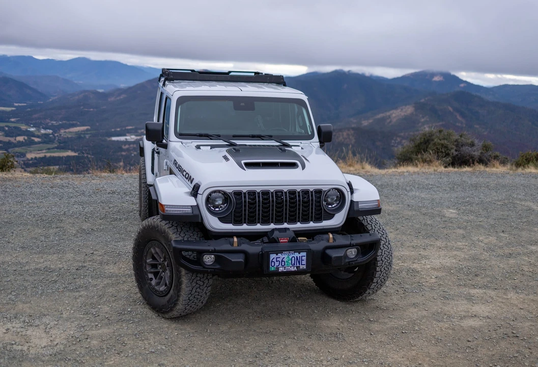 2025 Jeep JL Wrangler - Image 5 of 31
