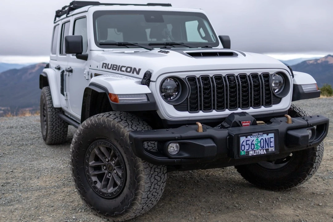 2025 Jeep JL Wrangler - Image 6 of 31