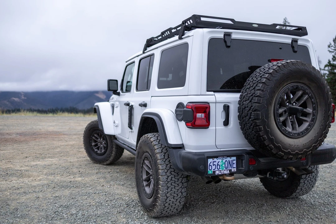 2025 Jeep JL Wrangler - Image 17 of 31