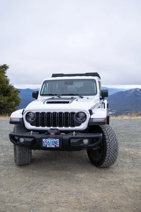 2025 Jeep JL Wrangler - Image 8 of 31