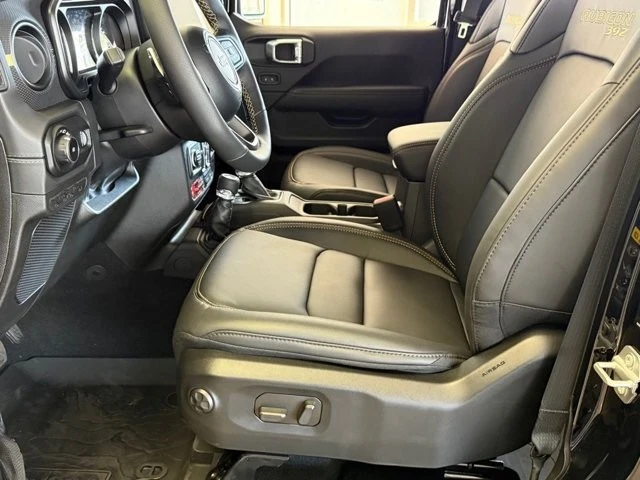 2025 Jeep JL Wrangler - Image 9 of 12