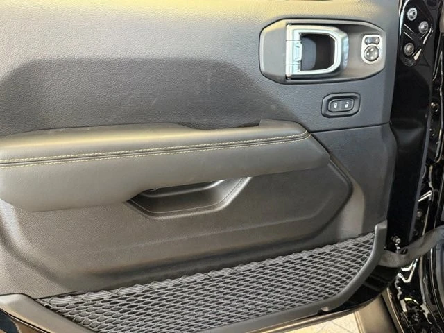 2025 Jeep JL Wrangler - Image 7 of 12