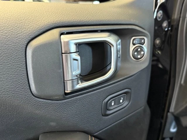 2025 Jeep JL Wrangler - Image 8 of 12